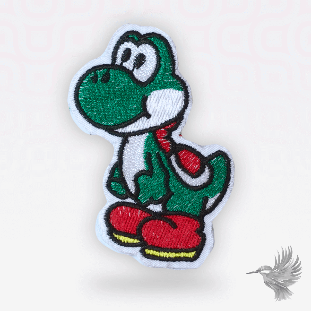 Yoshi strygemærke – broderet patch i grøn, hvid og rød til påstrygning på tøj, jakker, jeans og tasker.