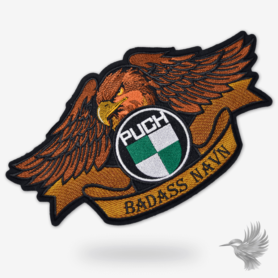 personligt PUCH symærke med ørn og BADASS NAVN, broderet patch til jakker.