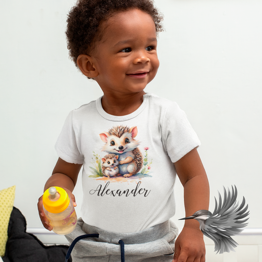 Personlig baby body med navn og sødt dyremotiv af pindsvin