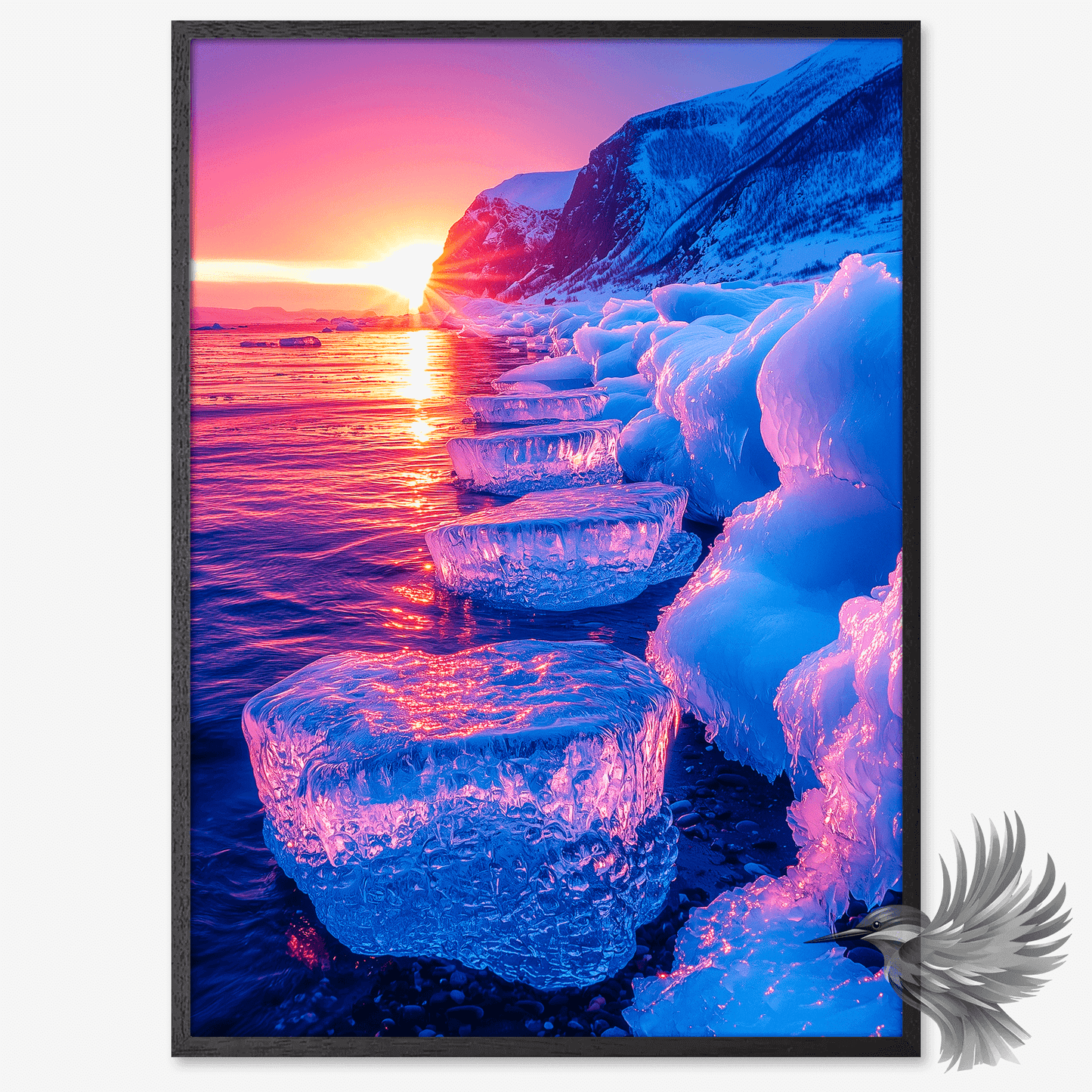 Solnedgang poster ved havet med is og farver i gyldne og blå nuancer.