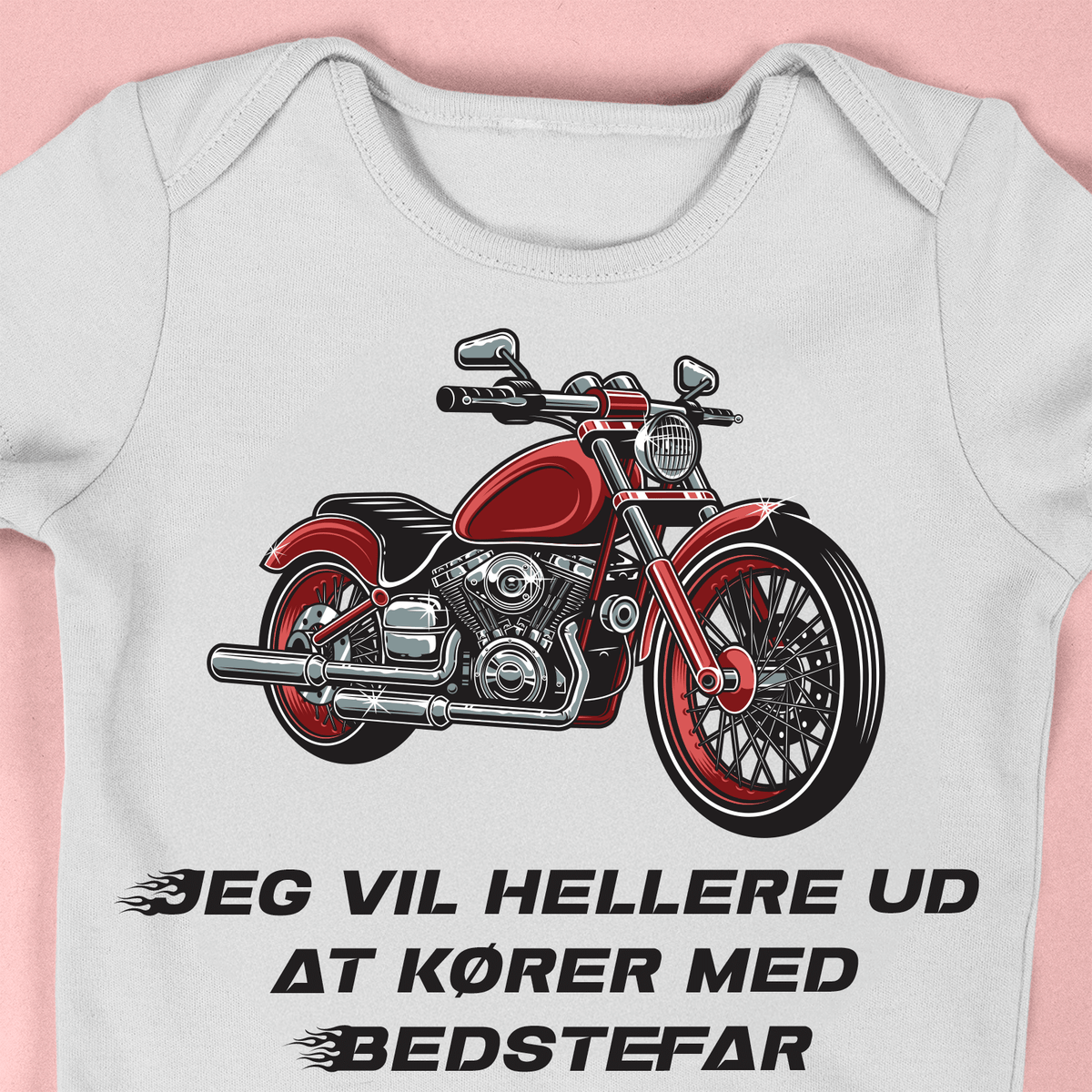 Personlig baby body motorcykel med sjov tekst og grafik af rød motorcykel til børn.