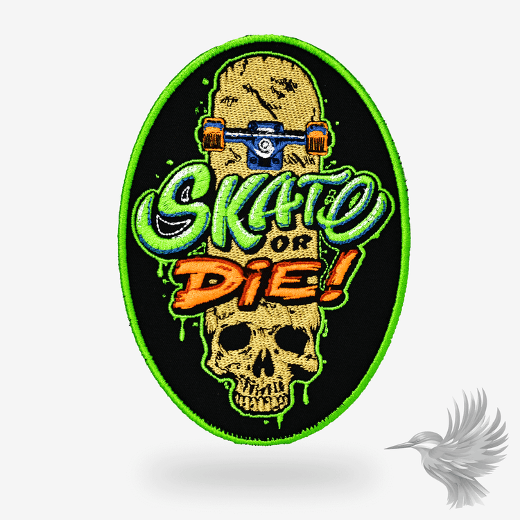 Unikke strygemærker og patches med skatermotiv "SKATO or DIE!" og skellet i detaljeret broderi.