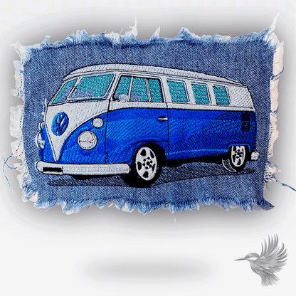 VW Bus symærke – broderet patch med retro blå folkevognsrugbrød på denim, perfekt til jakker, jeans og streetwear.