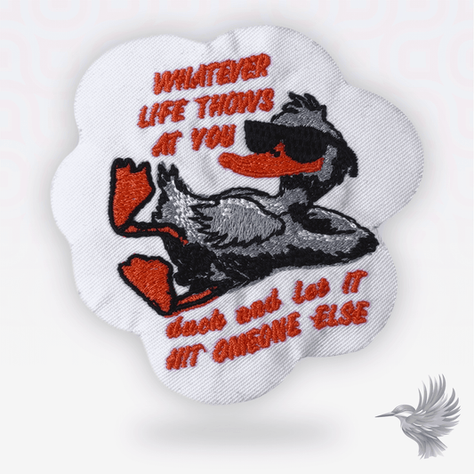 Sjovt strygemærke – cool and med solbriller og humoristisk tekst, broderet patch til streetwear, jakker og caps.