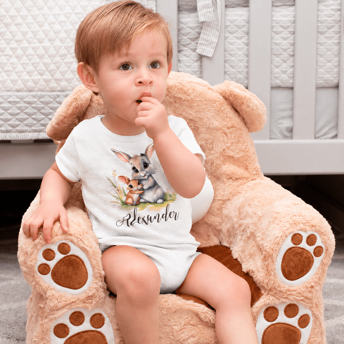 Personlig baby body med kaninmotiv og navnet Alexander