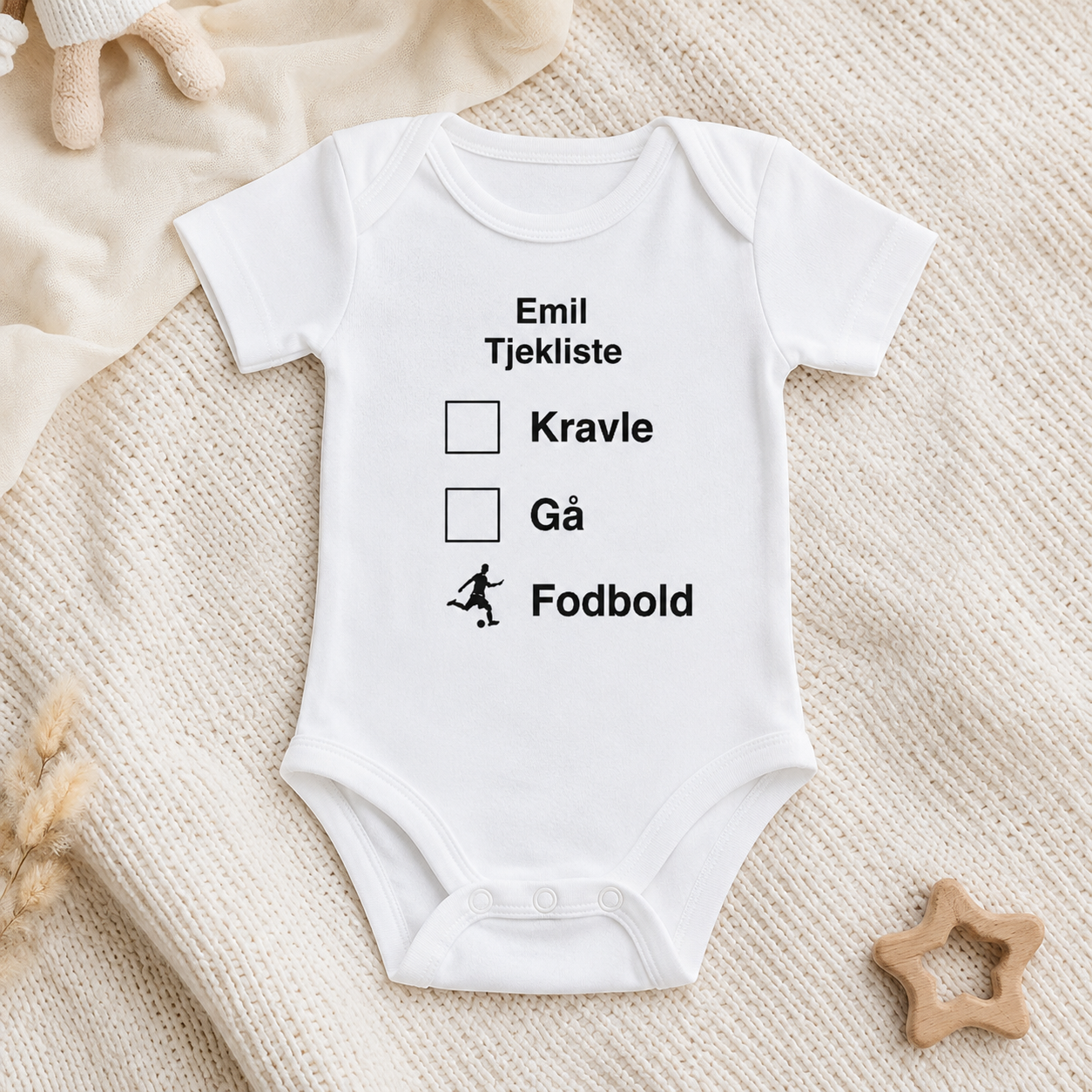 Personlig babybody med navnet Emil og sjov tjekliste
