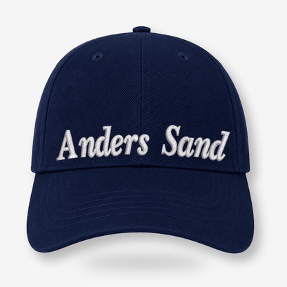 Navy Blue CAP Kasket med Egen Tekst og Broderi med broderet navn 'Anders Sand' på skærmen